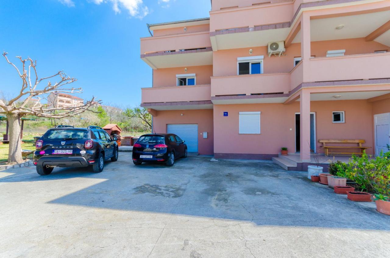 Apartments And Room Ljubica Lopar Exterior photo